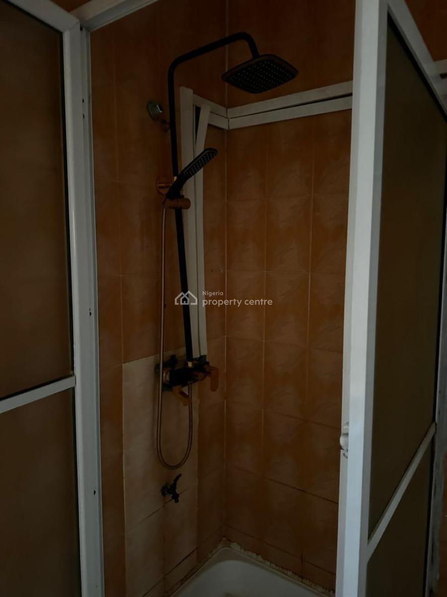 2 Bedroom Apartment (comfortable), 6a, Iweanya Ugbogoh Crescent, Lekki Phase 1, Lekki, Lagos, Mini Flat (room and Parlour) for Rent