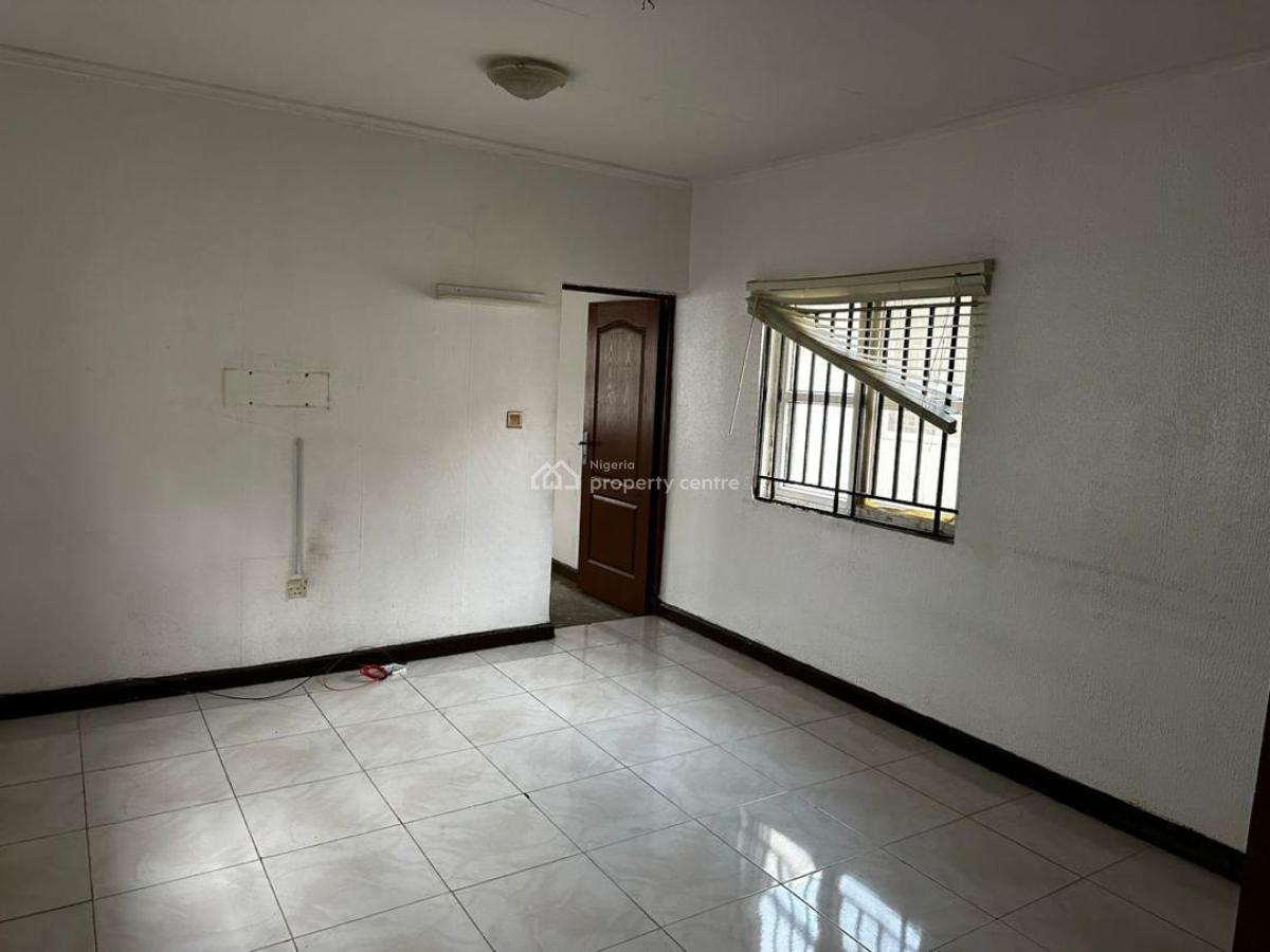 2 Bedroom Apartment (comfortable), 6a, Iweanya Ugbogoh Crescent, Lekki Phase 1, Lekki, Lagos, Mini Flat (room and Parlour) for Rent