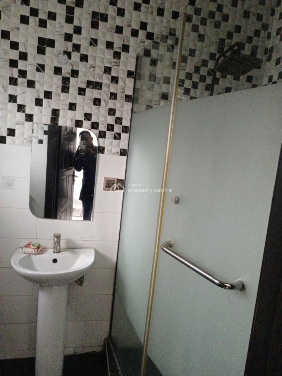 Spacious 3 Bedroom Flat with a Bq in a Serene Environment, Ikeja Gra, Ikeja, Lagos, Flat / Apartment for Rent