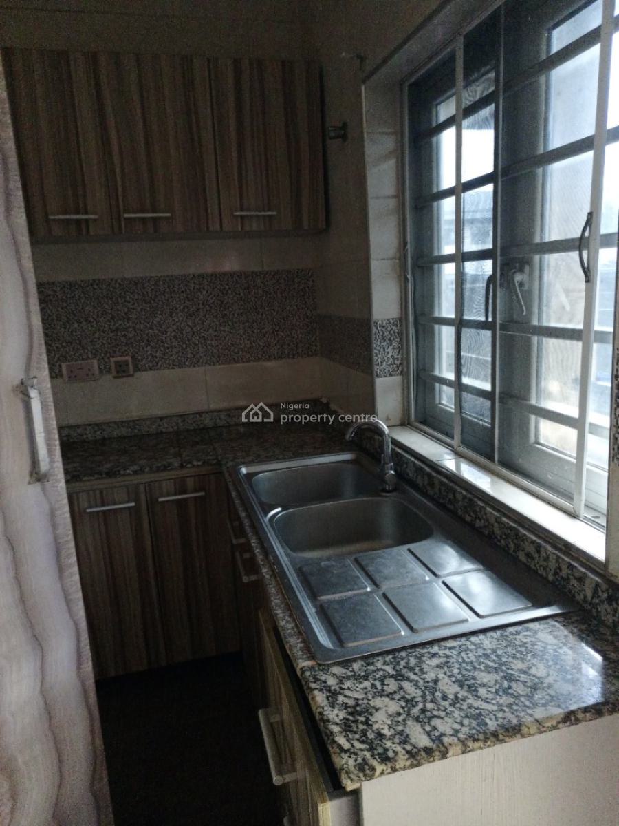 Spacious 3 Bedroom Flat with a Bq in a Serene Environment, Ikeja Gra, Ikeja, Lagos, Flat / Apartment for Rent