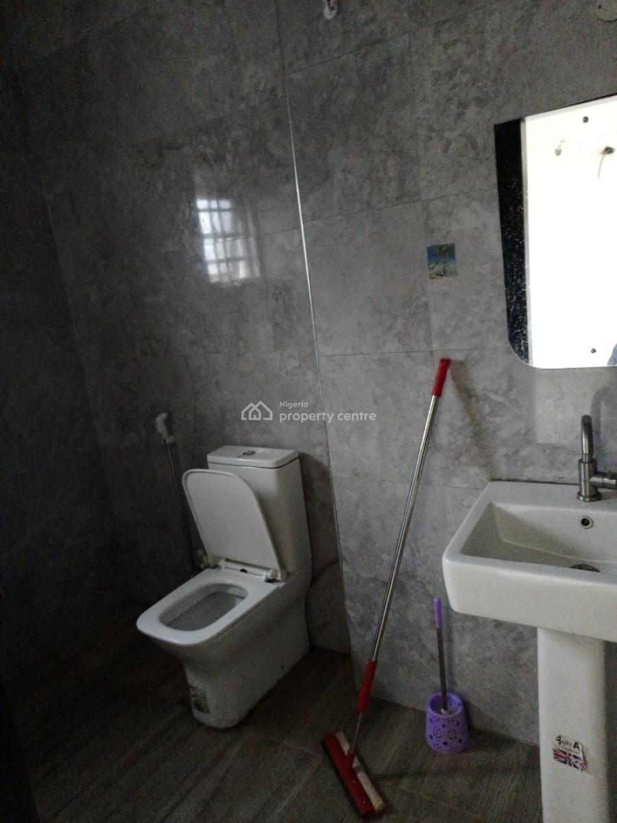 Spacious 3 Bedroom Flat with a Bq in a Serene Environment, Ikeja Gra, Ikeja, Lagos, Flat / Apartment for Rent