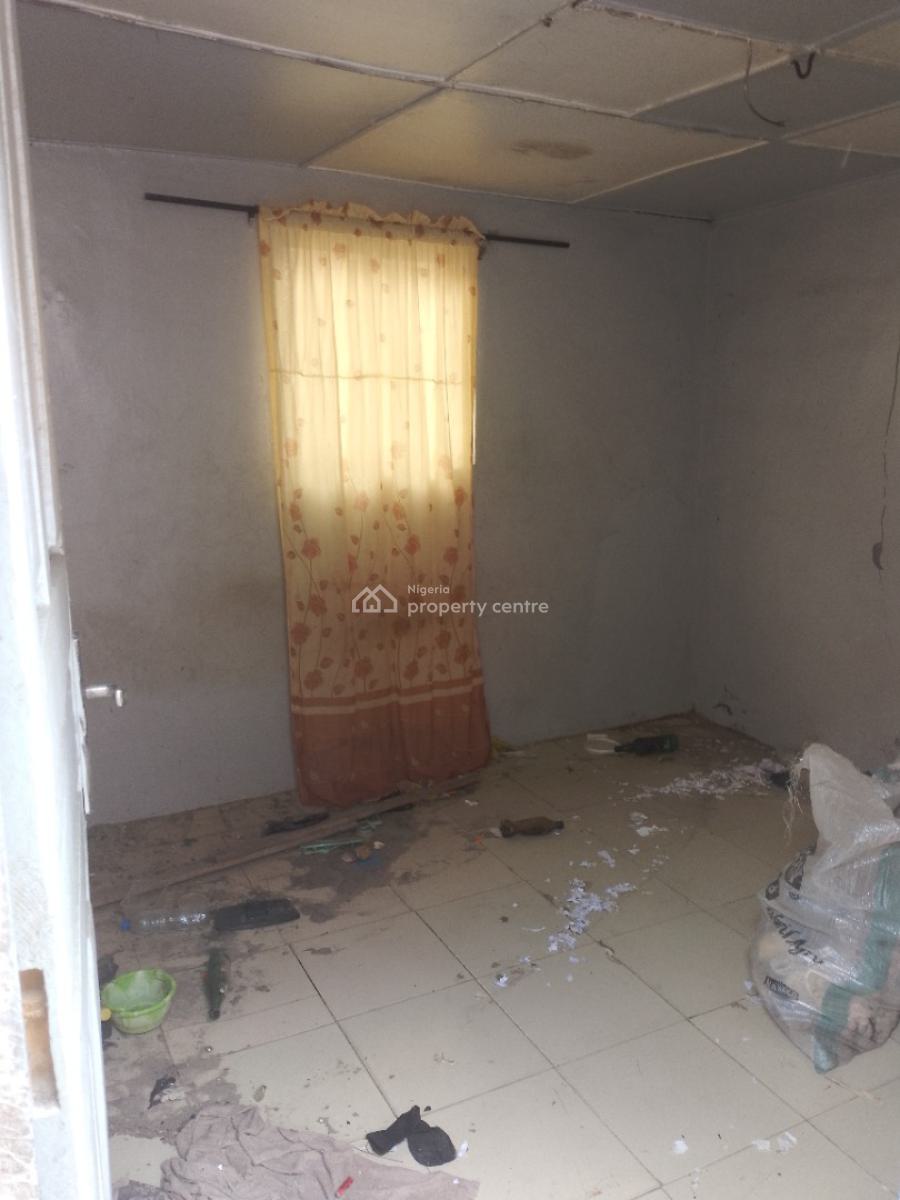 Single Room/ Face Me and Face You, Morekete Off Bayeku Road, Igbogbo, Ikorodu, Lagos, Self Contain (single Rooms) for Rent