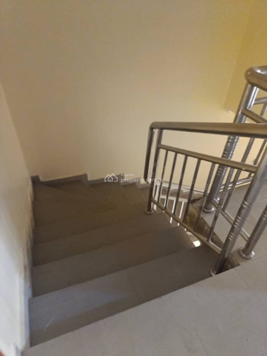 Serviced 3 Bedroom Terrace Duplex + Bq, Swimming Pool, Lekki Phase 1, Lekki, Lagos, Terraced Duplex for Rent