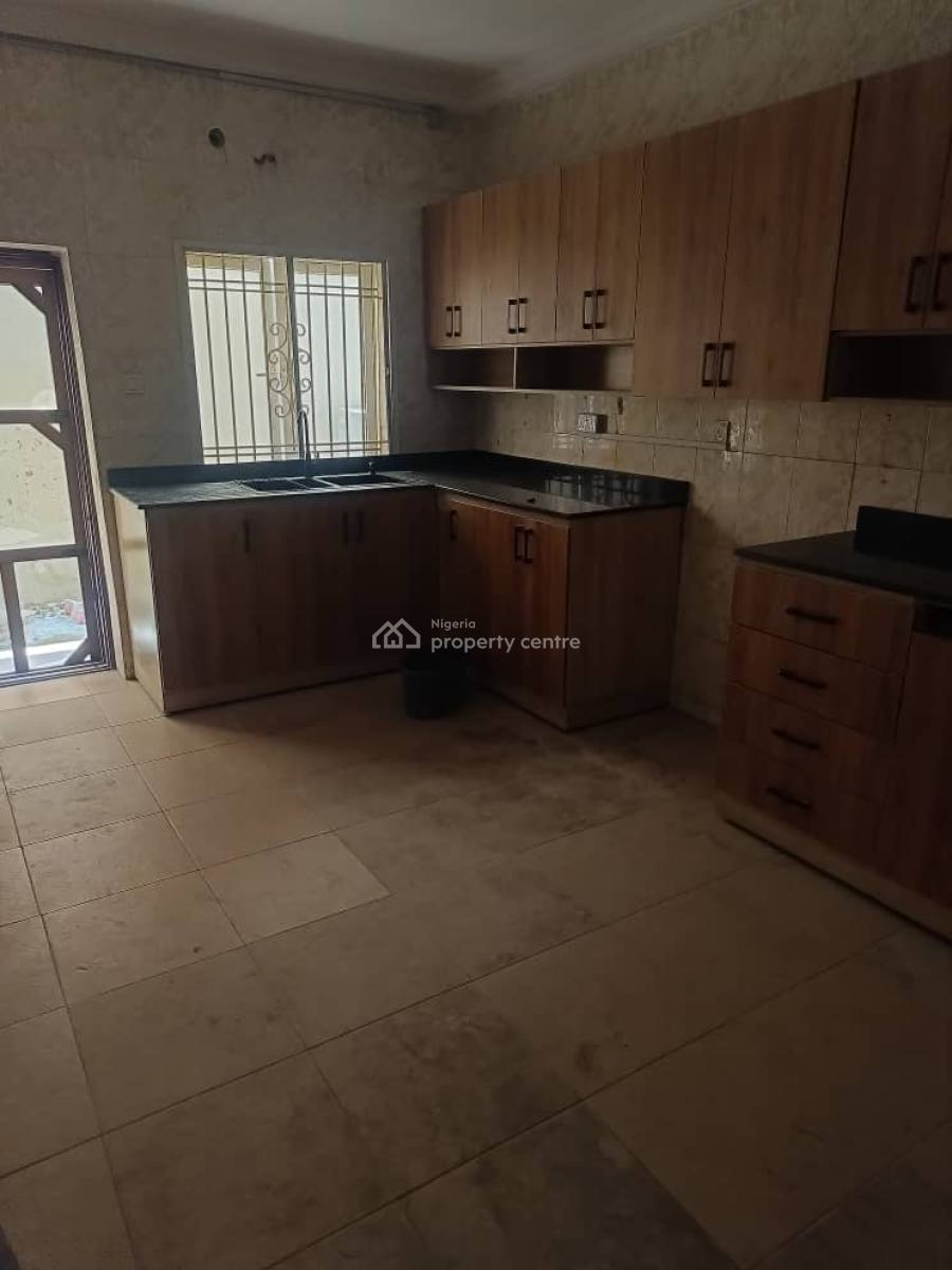 Serviced 3 Bedroom Terrace Duplex + Bq, Swimming Pool, Lekki Phase 1, Lekki, Lagos, Terraced Duplex for Rent