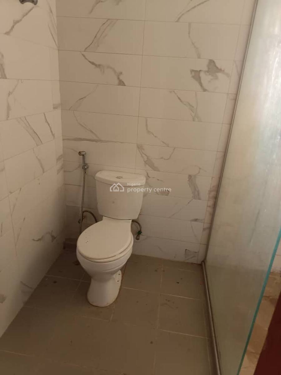 Serviced 3 Bedroom Terrace Duplex + Bq, Swimming Pool, Lekki Phase 1, Lekki, Lagos, Terraced Duplex for Rent