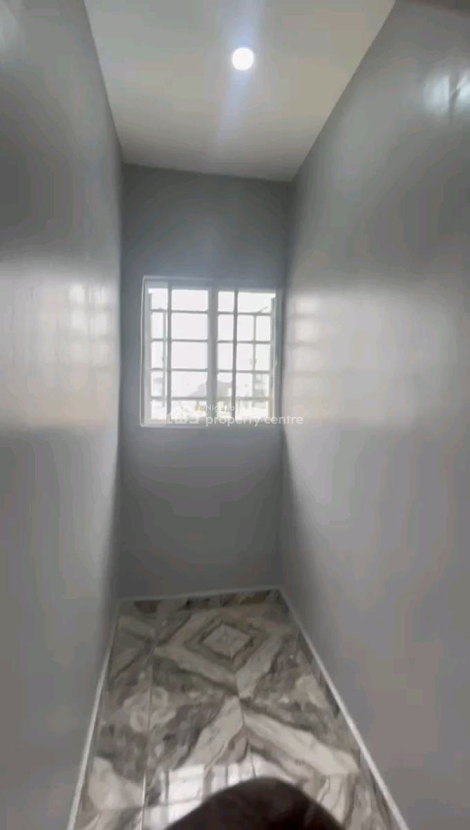 Standard and Executive Mini Flat, Makoko, Yaba, Lagos, Mini Flat (room and Parlour) for Rent