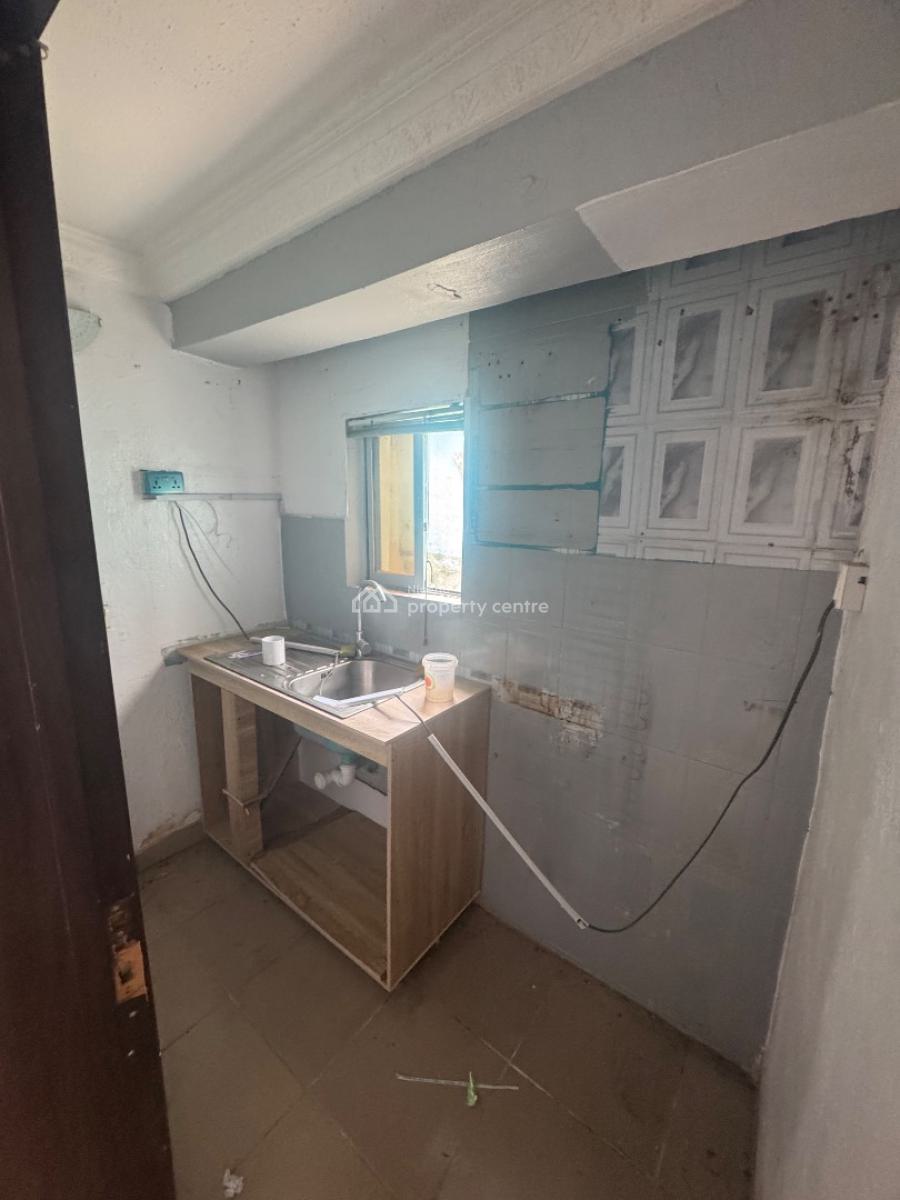 a Nice and Cozy Room and Parlour Available, Very Close to Ever-care Hospital, Lekki Phase 1, Lekki, Lagos, Mini Flat (room and Parlour) for Rent