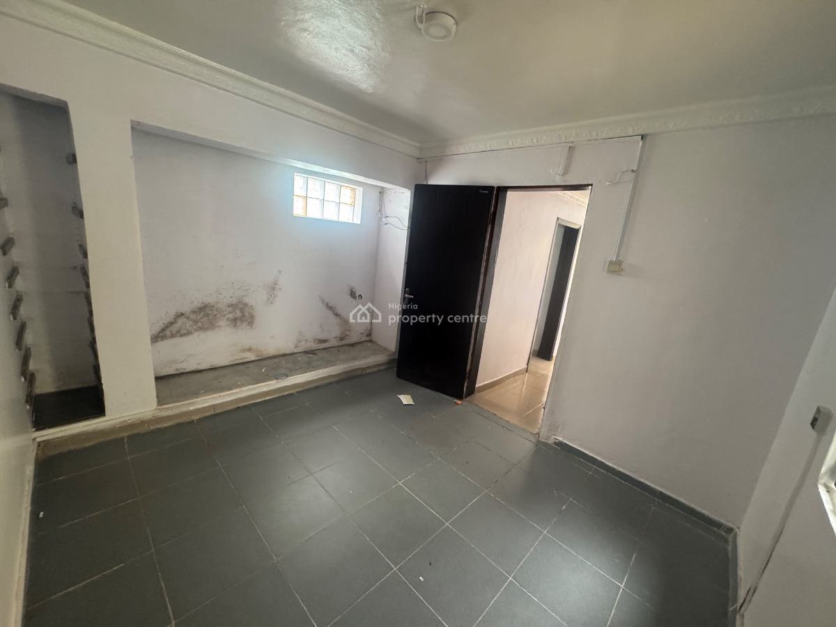 a Nice and Cozy Room and Parlour Available, Very Close to Ever-care Hospital, Lekki Phase 1, Lekki, Lagos, Mini Flat (room and Parlour) for Rent