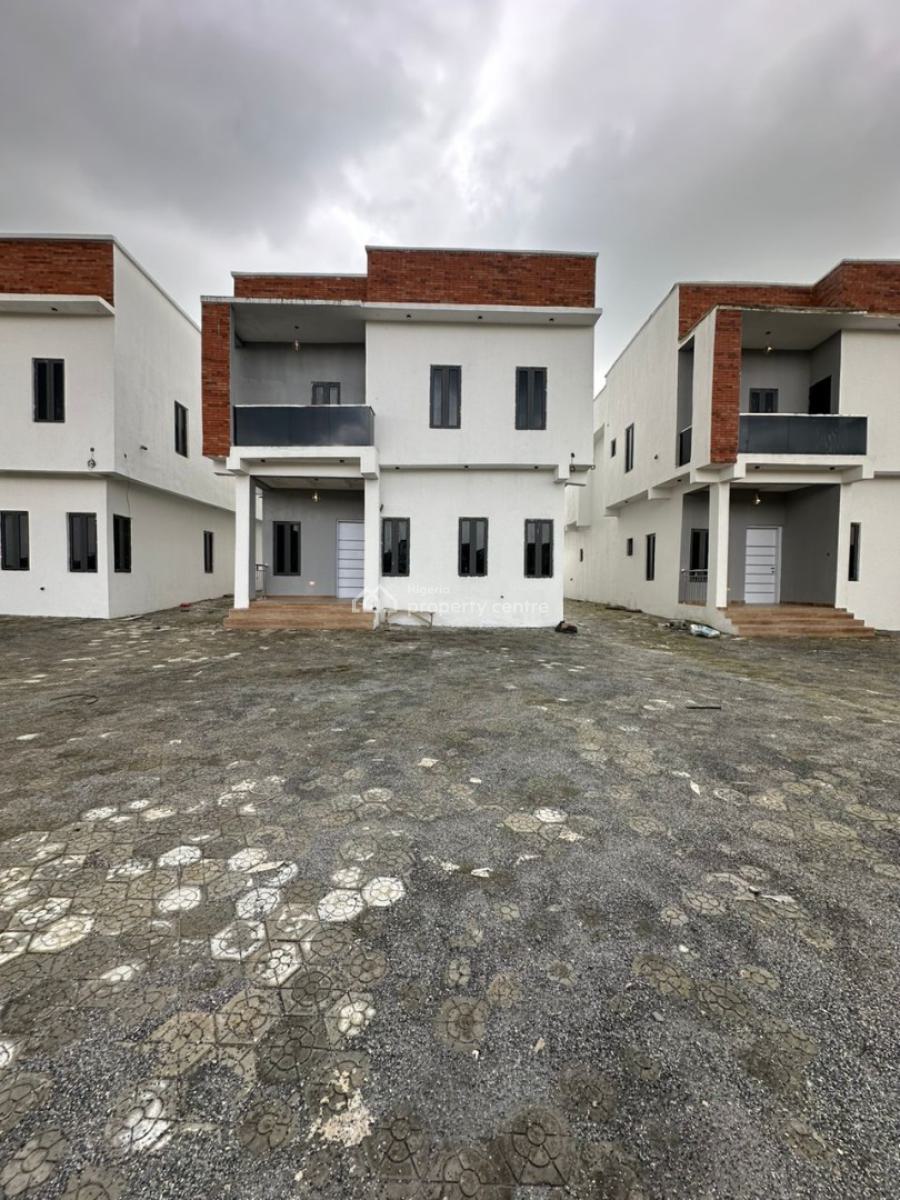 Beautifully Built 4 Bedroom Detached Duplex with 1 Room Bq, Guzape Hills, Guzape District, Abuja, House for Sale