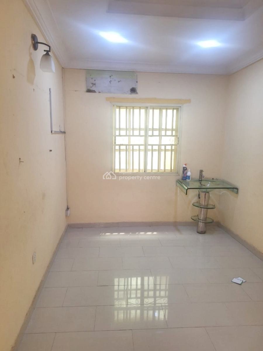 a Well Maintained Spacious 3 Bedroom Flat, Omole Phase 2, Ikeja, Lagos, Flat / Apartment for Rent