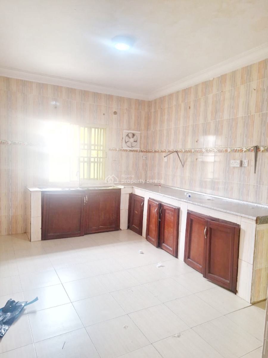 a Well Maintained Spacious 3 Bedroom Flat, Omole Phase 2, Ikeja, Lagos, Flat / Apartment for Rent