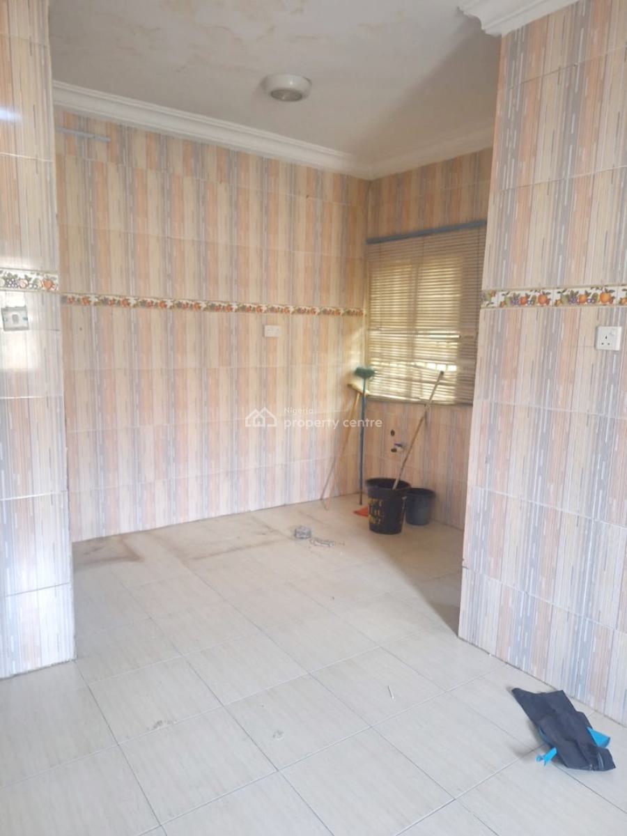 a Well Maintained Spacious 3 Bedroom Flat, Omole Phase 2, Ikeja, Lagos, Flat / Apartment for Rent