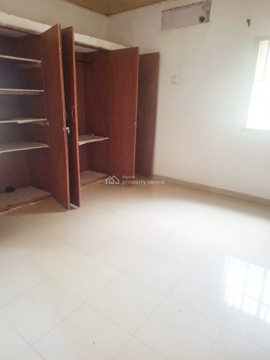 a Well Maintained Spacious 3 Bedroom Flat, Omole Phase 2, Ikeja, Lagos, Flat / Apartment for Rent