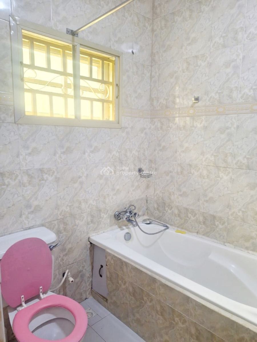 a Well Maintained Spacious 3 Bedroom Flat, Omole Phase 2, Ikeja, Lagos, Flat / Apartment for Rent