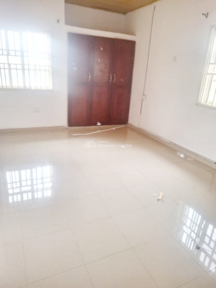 a Well Maintained Spacious 3 Bedroom Flat, Omole Phase 2, Ikeja, Lagos, Flat / Apartment for Rent
