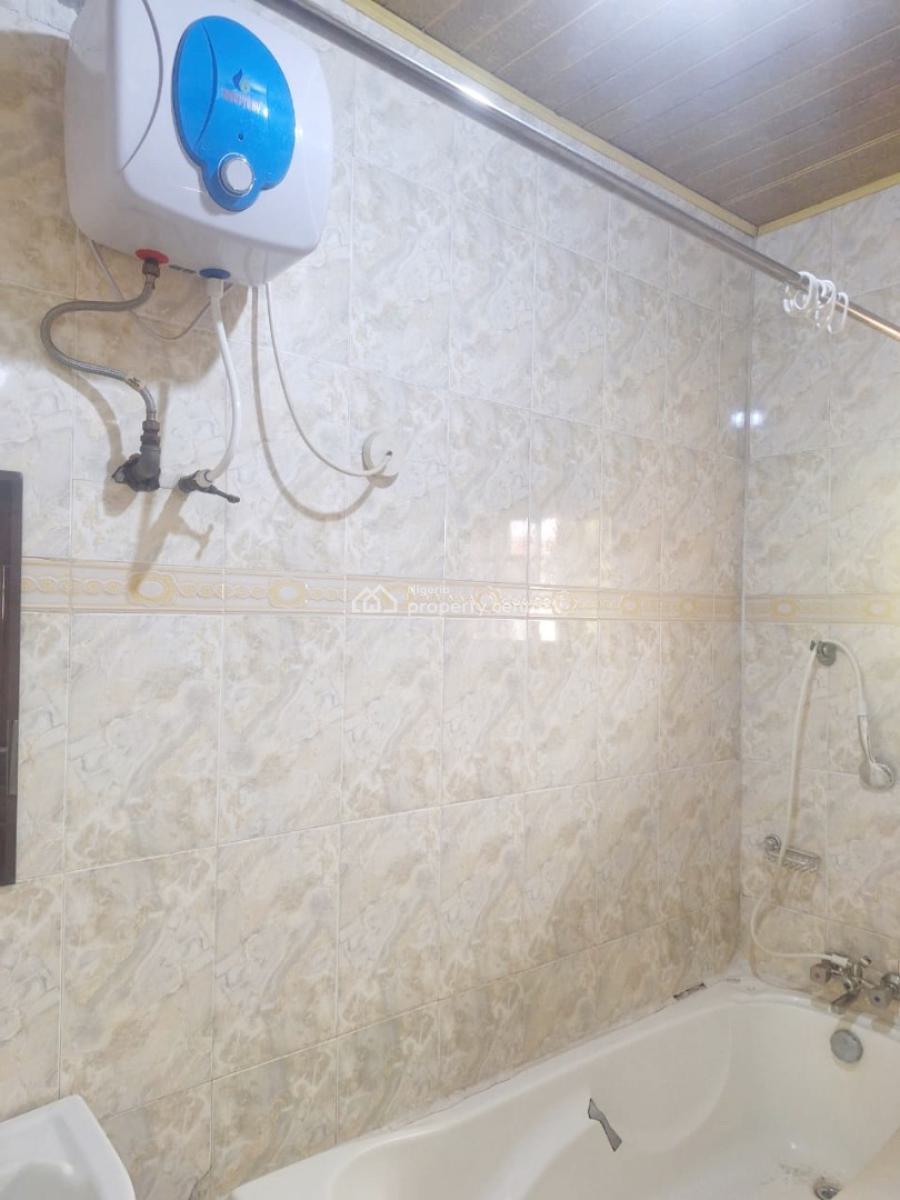 a Well Maintained Spacious 3 Bedroom Flat, Omole Phase 2, Ikeja, Lagos, Flat / Apartment for Rent