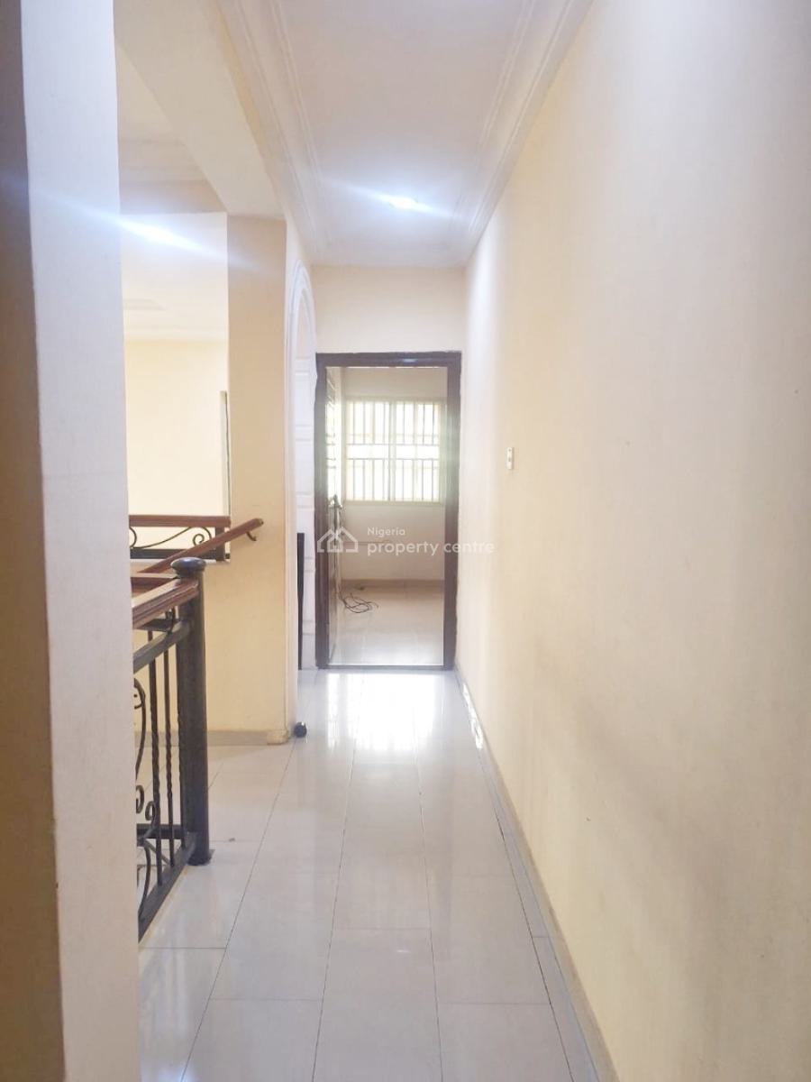 a Well Maintained Spacious 3 Bedroom Flat, Omole Phase 2, Ikeja, Lagos, Flat / Apartment for Rent