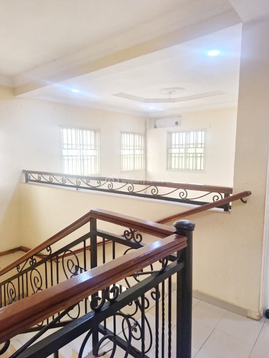 a Well Maintained Spacious 3 Bedroom Flat, Omole Phase 2, Ikeja, Lagos, Flat / Apartment for Rent