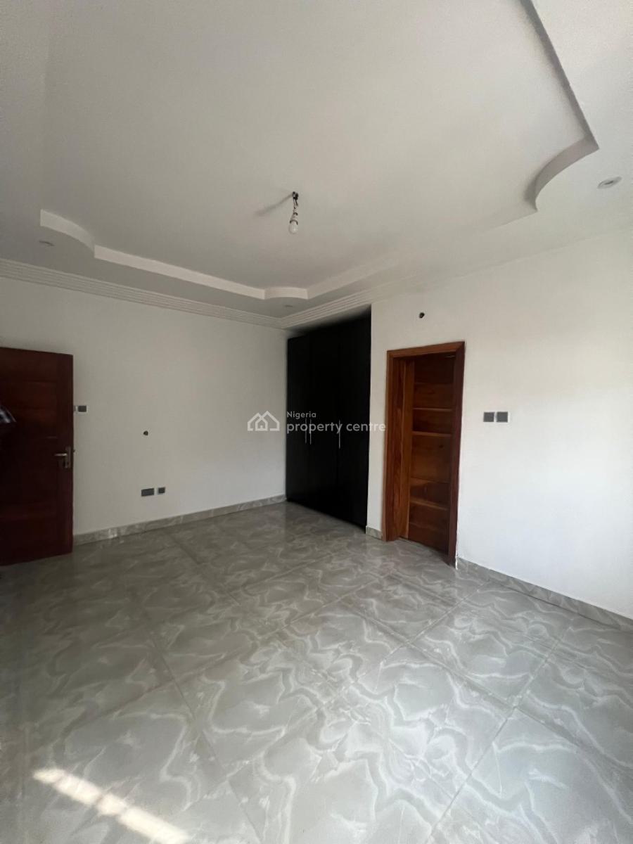3 Bedroom, Inside Estate Off Freedom Way, Lekki Phase 1, Lekki, Lagos, Flat / Apartment for Rent