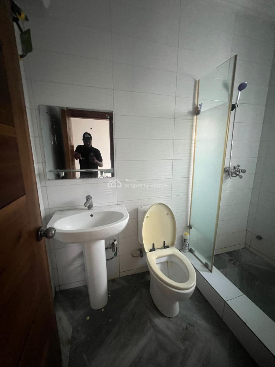3 Bedroom, Inside Estate Off Freedom Way, Lekki Phase 1, Lekki, Lagos, Flat / Apartment for Rent
