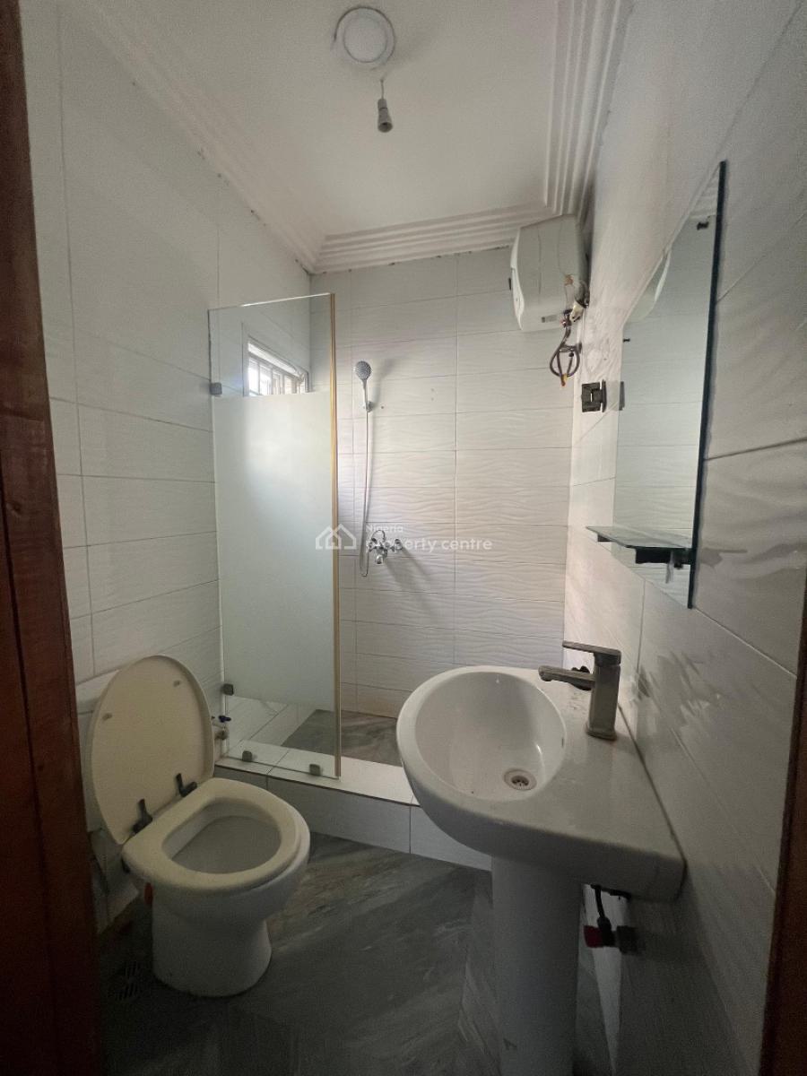 3 Bedroom, Inside Estate Off Freedom Way, Lekki Phase 1, Lekki, Lagos, Flat / Apartment for Rent
