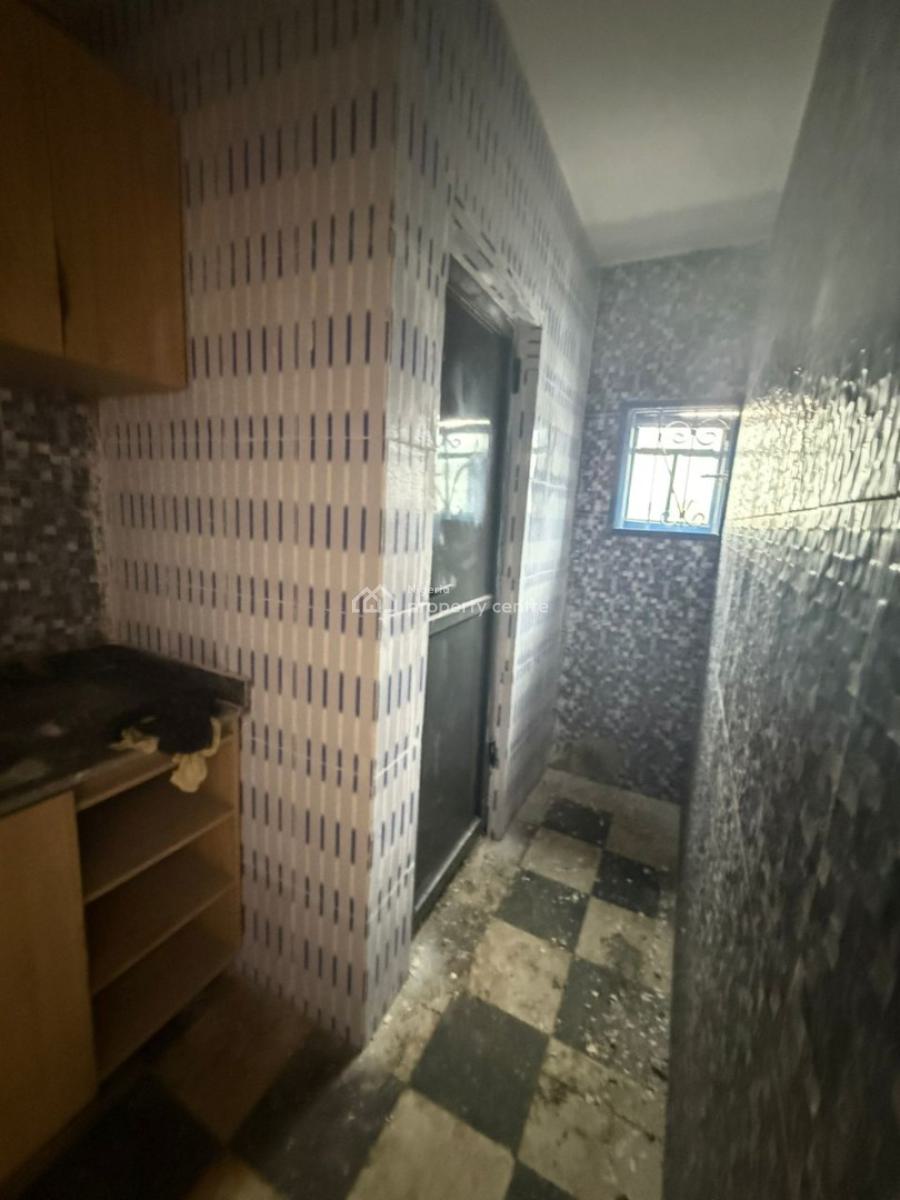 a Standard Self-contained, Ogombo Ajah, Lekki Phase 2, Lekki, Lagos, Self Contain (single Rooms) for Rent