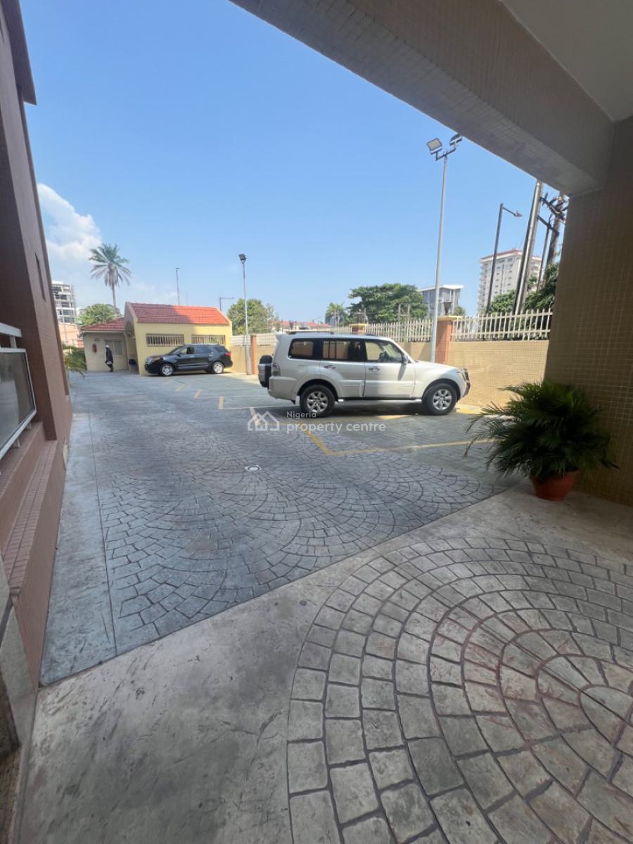Lovely Spacious 3 Bedroom Apartment with Bq, Ikoyi, Lagos, Flat / Apartment for Rent