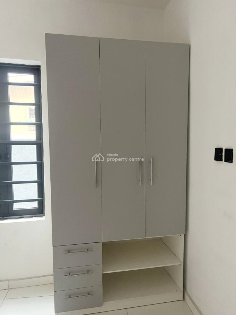 Luxury 3 Bedrooms Apartment, Gra Phase 2, Magodo, Lagos, Flat / Apartment for Sale