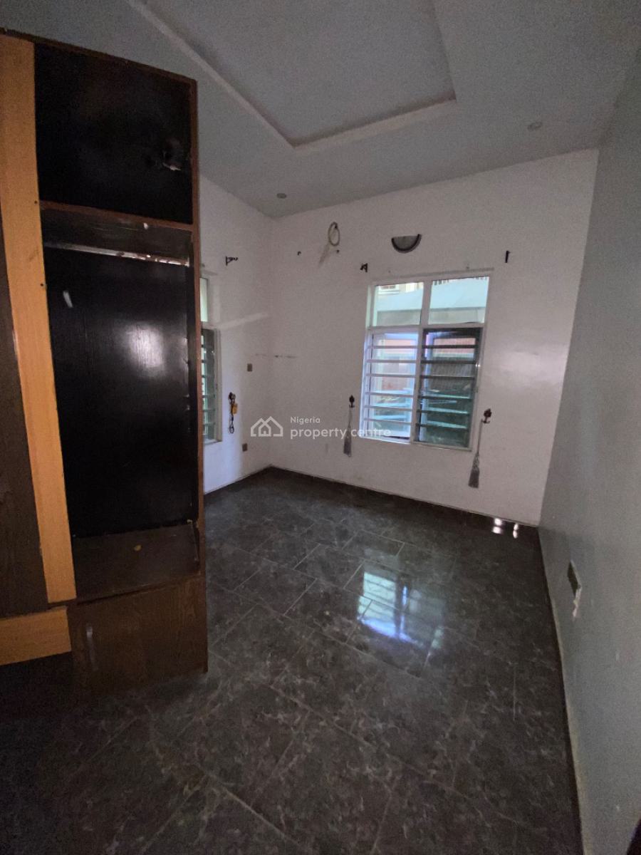 Neatly Used 3bedroom Flat in a Call to Enter Estate, Ajah, Lagos, Flat / Apartment for Rent