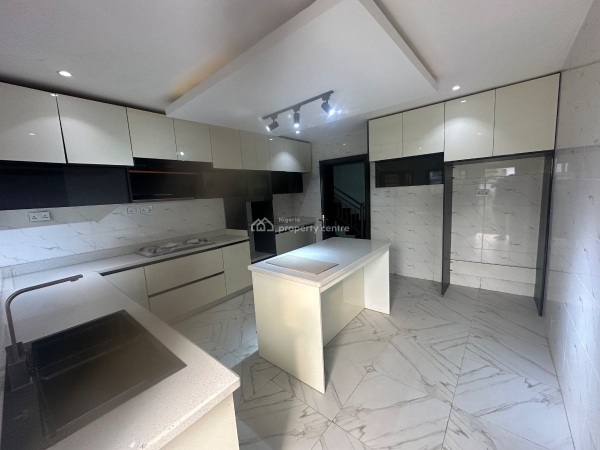 Well Built 4 Bedroom Semi-detached Duplex, Guzape District, Abuja, Semi-detached Duplex for Sale