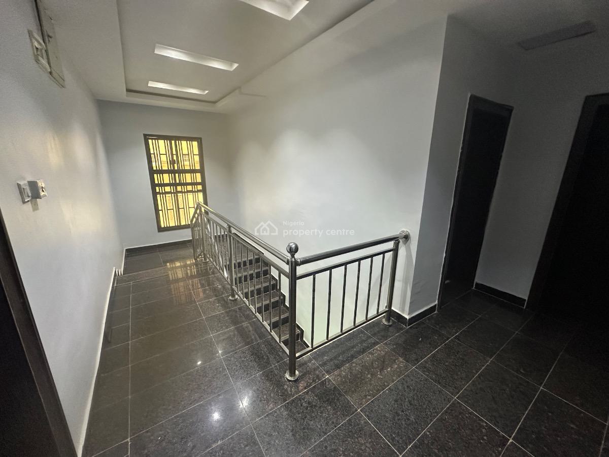 Well Built 4 Bedroom Semi-detached Duplex, Guzape District, Abuja, Semi-detached Duplex for Sale