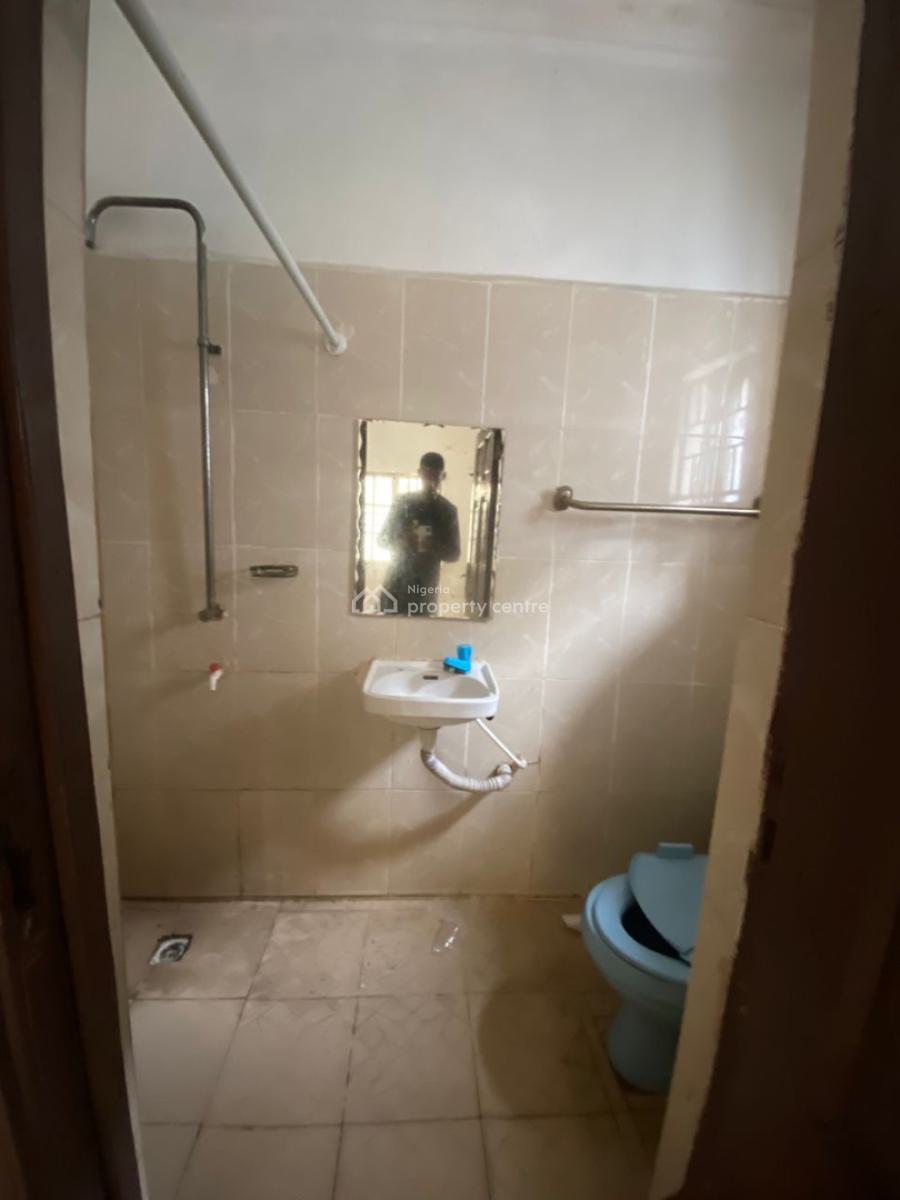 Clean and Spacious 2 Bedroom ( Upstairs) Available, Thomas Estate, Ajah, Lagos, Flat / Apartment for Rent