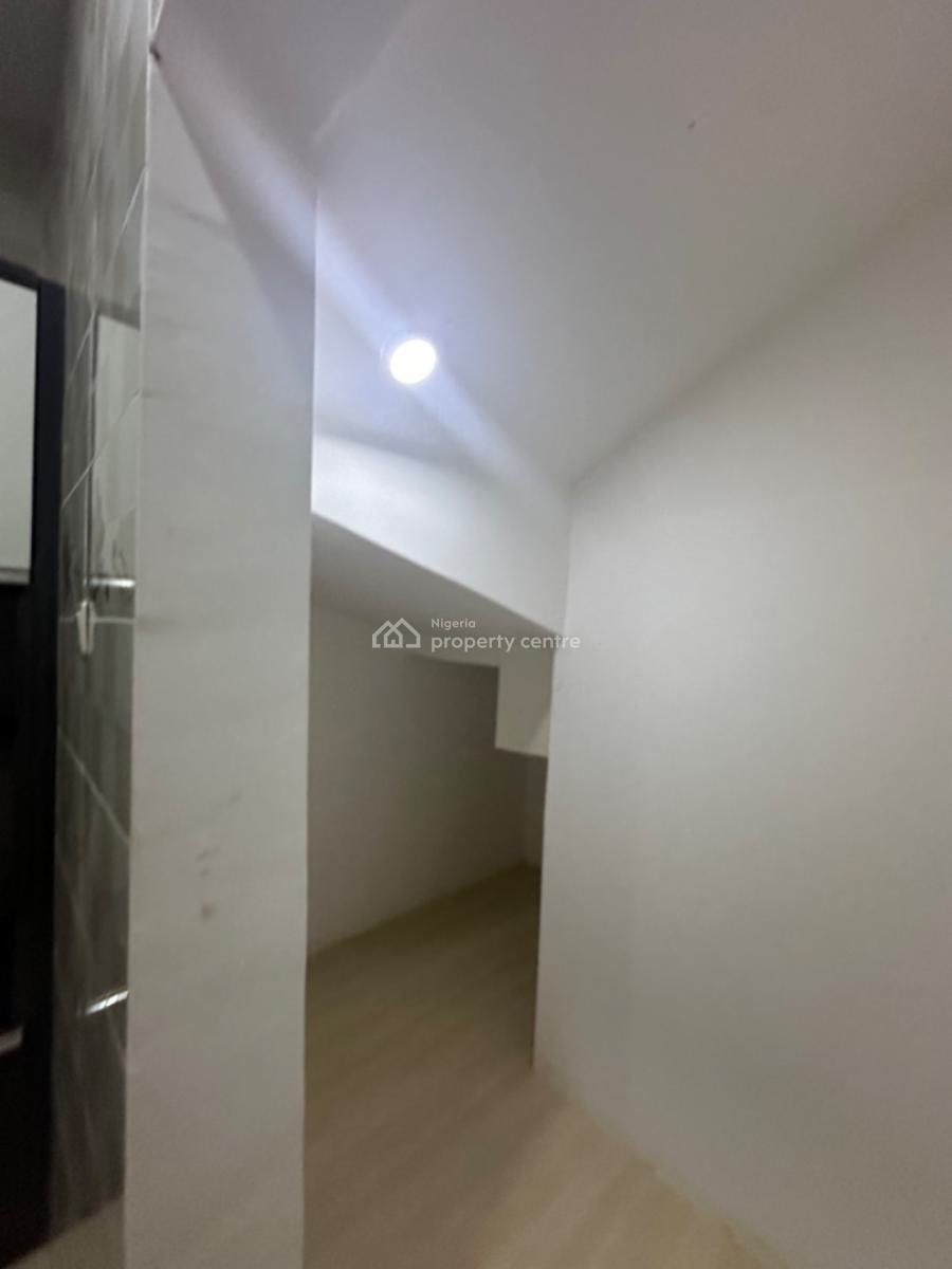 Luxury Smart Brand New 5 Bedroom Duplex with Bq, By Gaat, Gaduwa, Abuja, Terraced Duplex for Rent