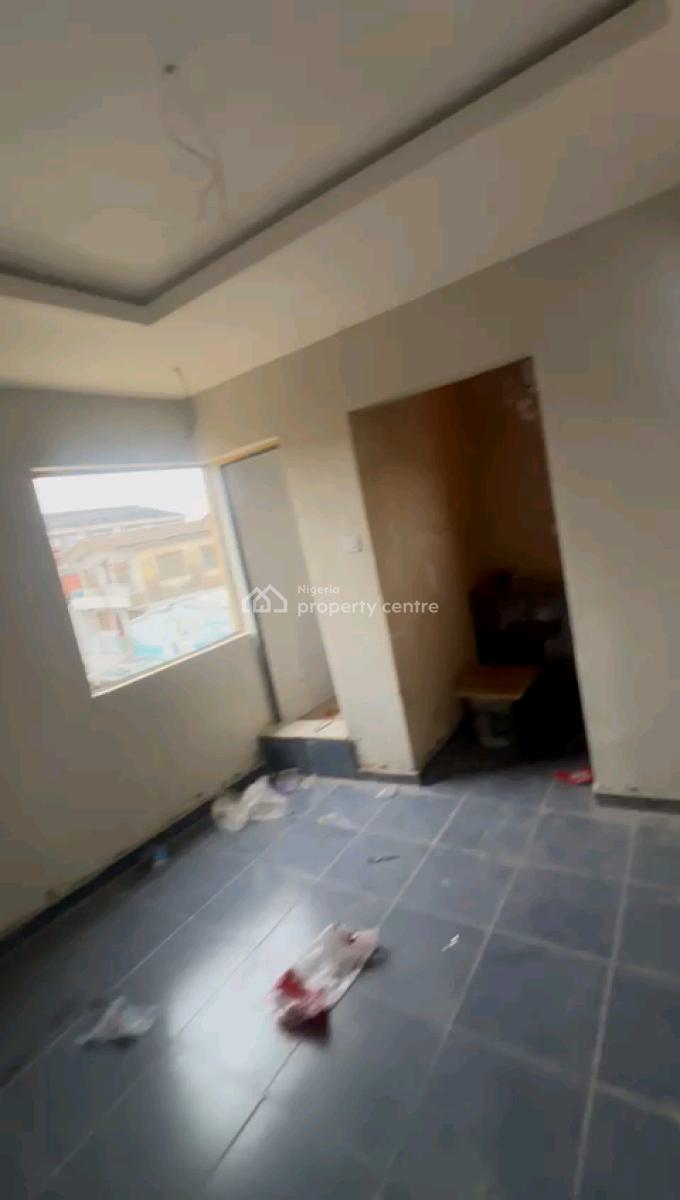 a Newly Built and Decent Roomself Con, Upstairs with Kitchen Cabs, Off Morocco Road, Shomolu, Lagos, Self Contain (single Rooms) for Sale