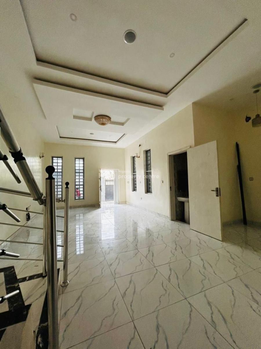 Distress 4 Bedroom Semi Detached Duplex with Bq ( Pay and Move in ), Ologolo, Lekki, Lagos, Semi-detached Duplex for Sale