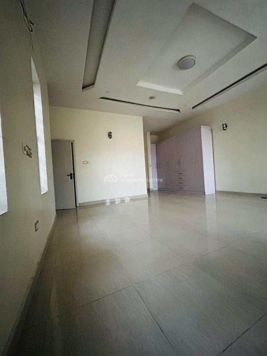 Distress 4 Bedroom Semi Detached Duplex with Bq ( Pay and Move in ), Ologolo, Lekki, Lagos, Semi-detached Duplex for Sale