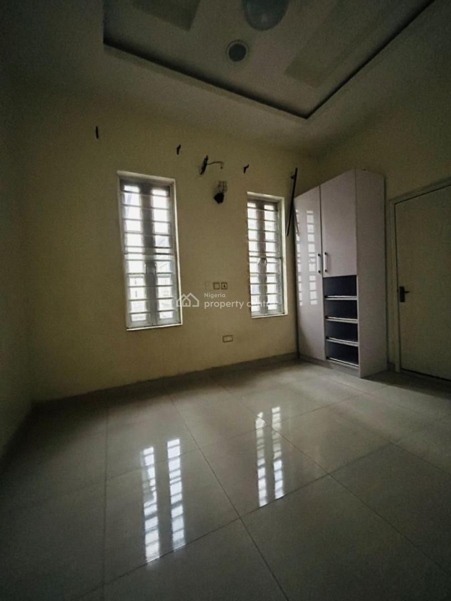 Distress 4 Bedroom Semi Detached Duplex with Bq ( Pay and Move in ), Ologolo, Lekki, Lagos, Semi-detached Duplex for Sale