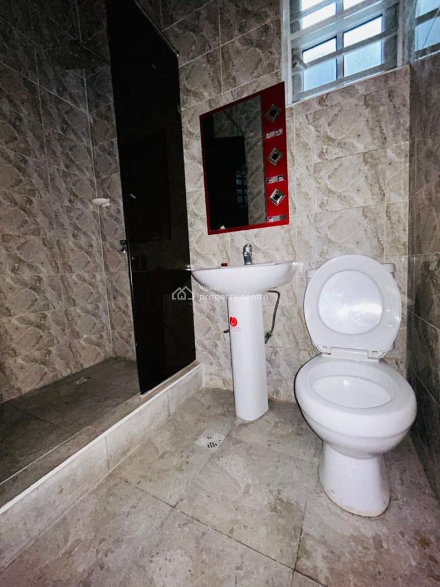 Distress 4 Bedroom Semi Detached Duplex with Bq ( Pay and Move in ), Ologolo, Lekki, Lagos, Semi-detached Duplex for Sale