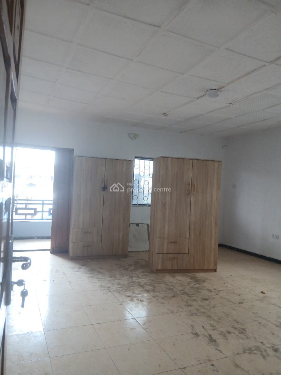 Nice Executive 3bedroom, Yaba, Lagos, Flat / Apartment for Rent