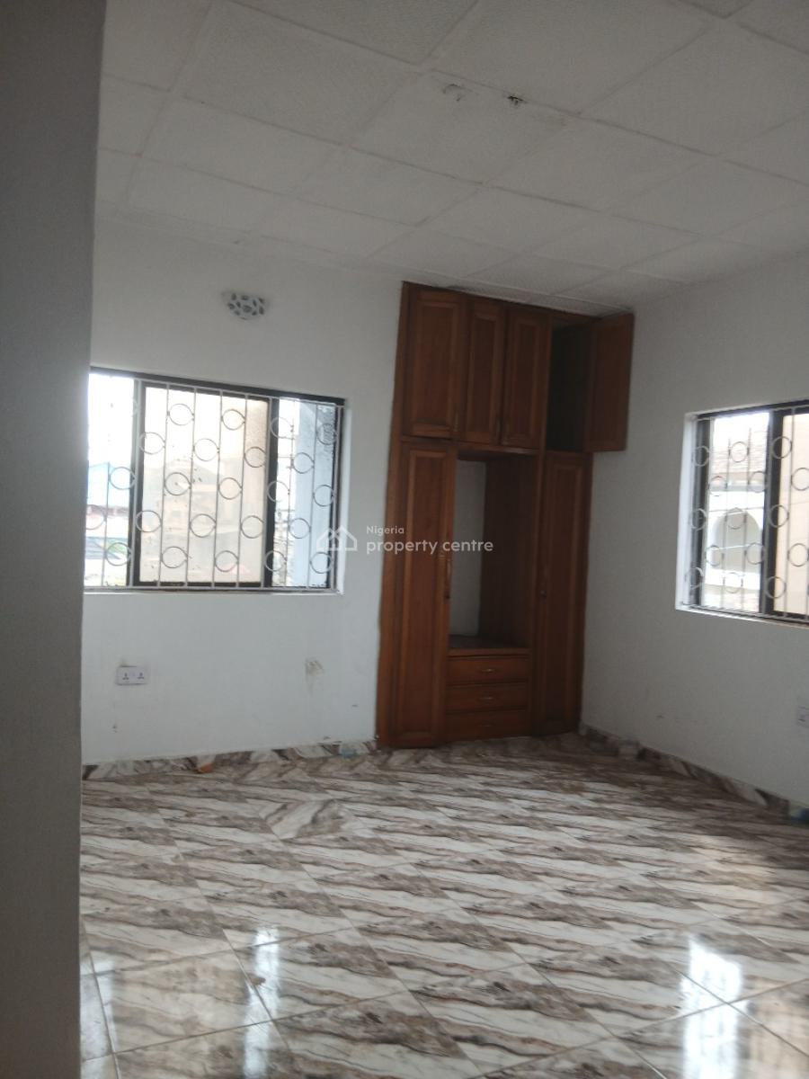 Nice Executive 3bedroom, Yaba, Lagos, Flat / Apartment for Rent