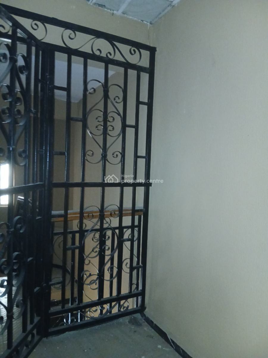 Nice Executive 3bedroom, Yaba, Lagos, Flat / Apartment for Rent