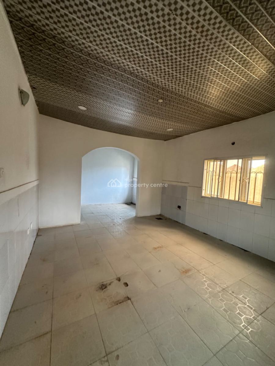 Excellent Spacious 3 Bedroom Bungalow Standalone, Standard Estate, Galadimawa, Abuja, Detached Bungalow for Rent