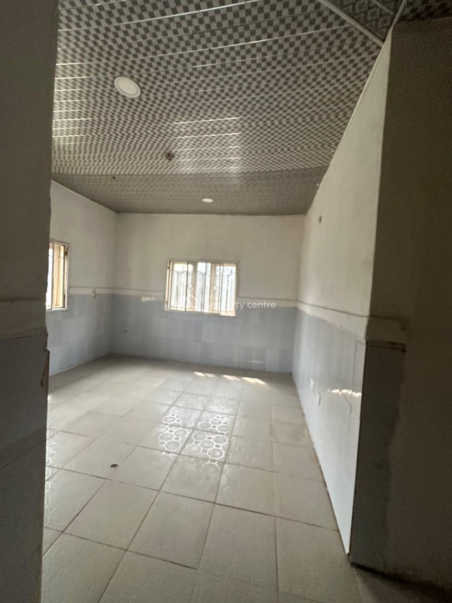 Excellent Spacious 3 Bedroom Bungalow Standalone, Standard Estate, Galadimawa, Abuja, Detached Bungalow for Rent