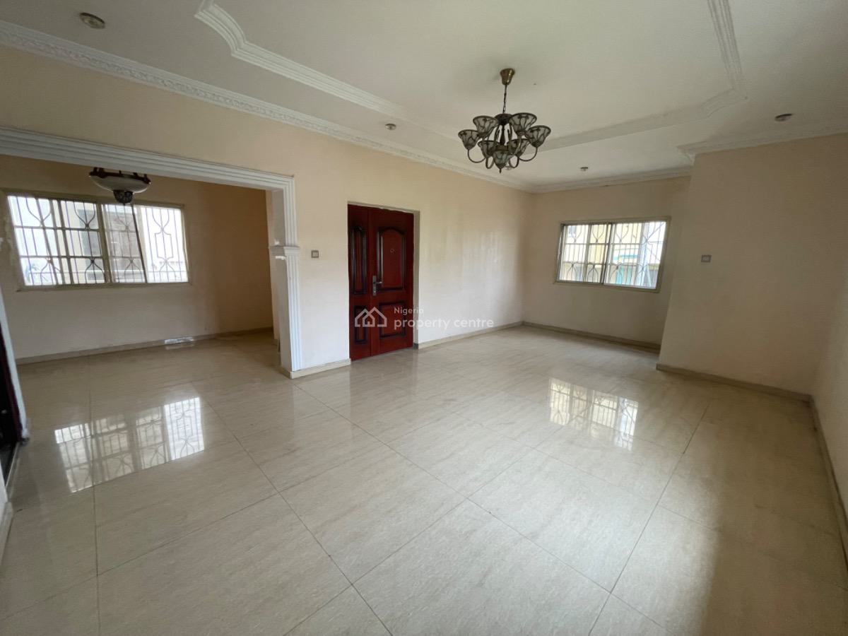 a Spacious 3bedroom with Study on Top Floor, Lekki Phase 1, Lekki, Lagos, House for Rent