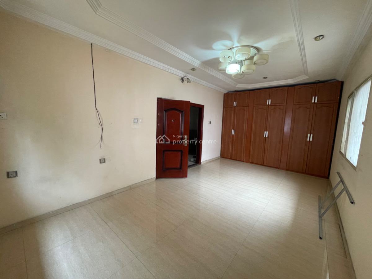 a Spacious 3bedroom with Study on Top Floor, Lekki Phase 1, Lekki, Lagos, House for Rent