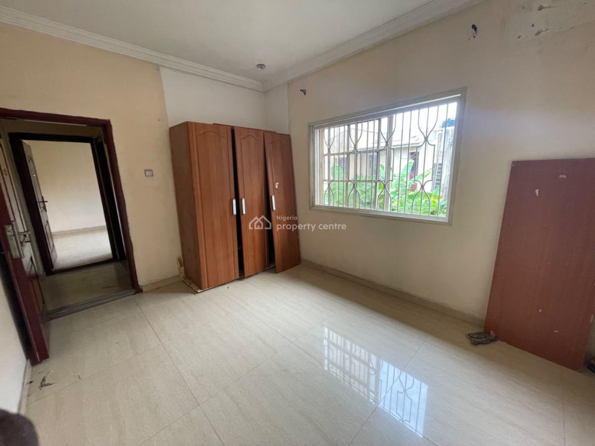 a Spacious 3bedroom with Study on Top Floor, Lekki Phase 1, Lekki, Lagos, House for Rent