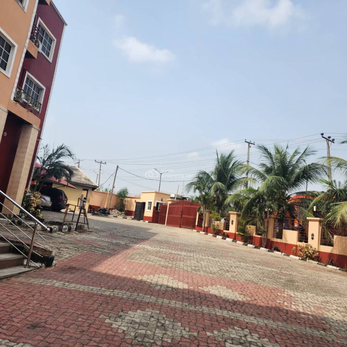 24 Rooms Hotel Facing The Main Road, Facing Eleyele Sango Road, Eleyele, Ibadan, Oyo, Commercial Property for Sale