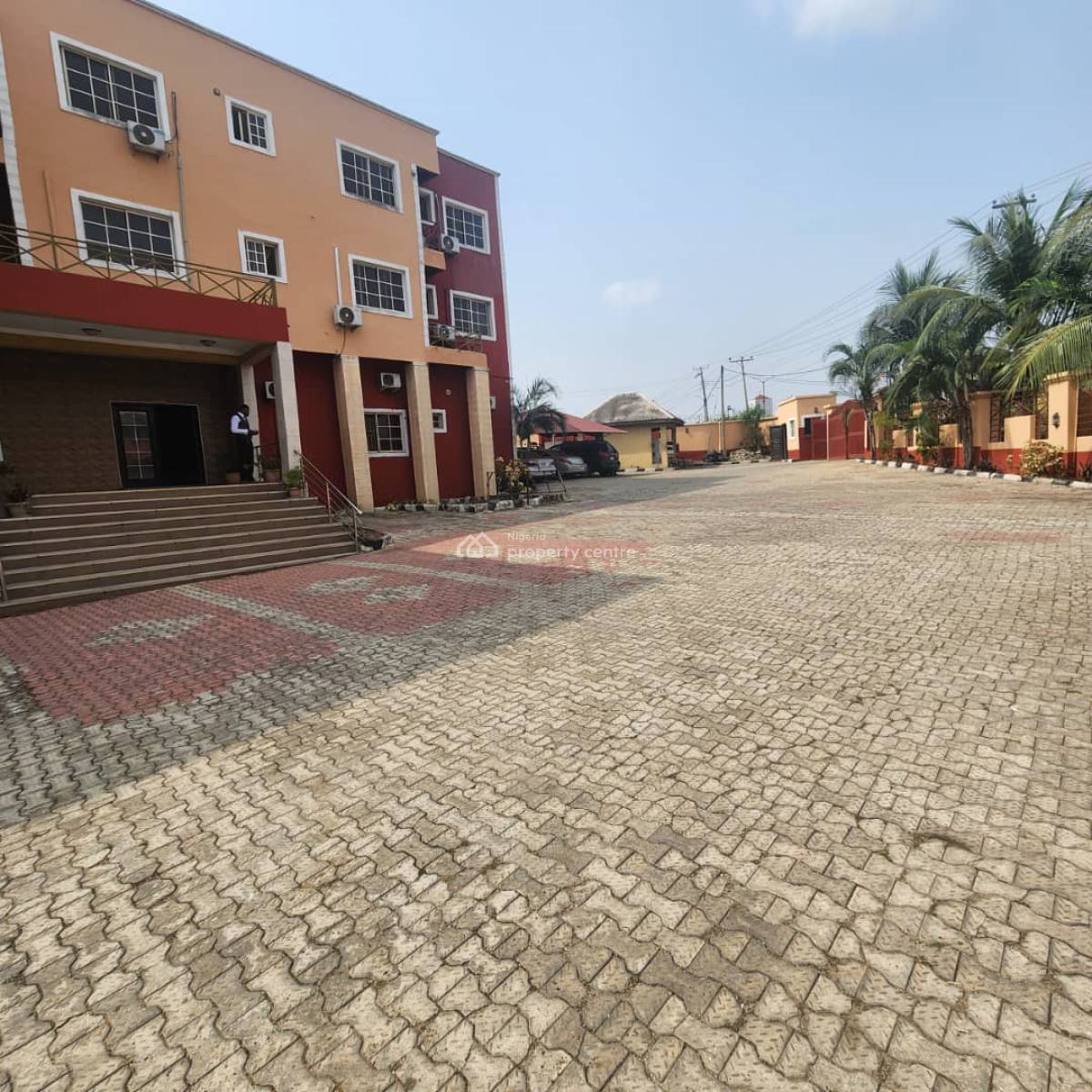 24 Rooms Hotel Facing The Main Road, Facing Eleyele Sango Road, Eleyele, Ibadan, Oyo, Commercial Property for Sale