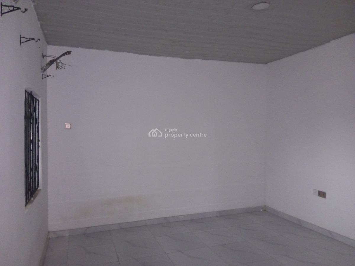 Spacious 2 Bedroom Upstairs in a Secured Estate, Badore, Ajah, Lagos, Flat / Apartment for Rent