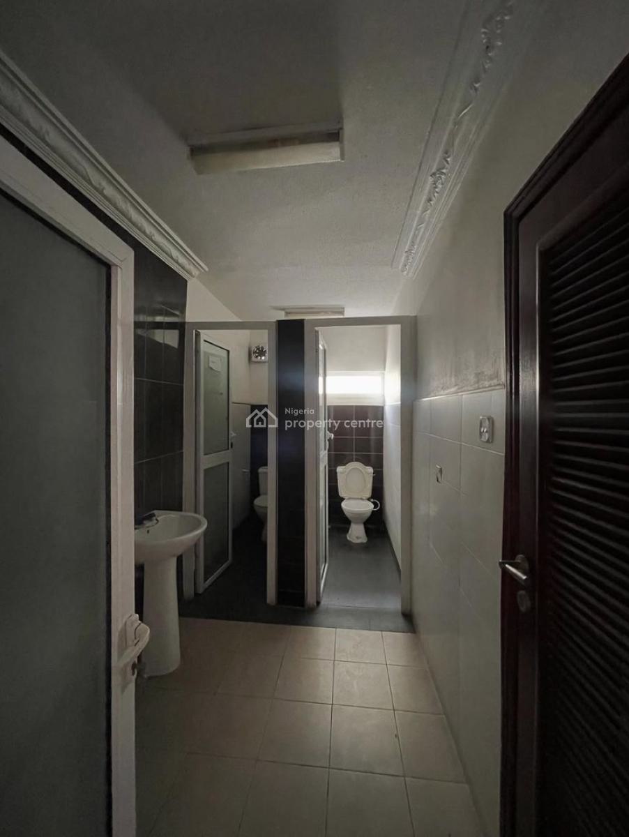 Spacious 5 Bedroom Semi Detached Duplex, Lekki Phase 1, Lekki, Lagos, Flat / Apartment for Rent